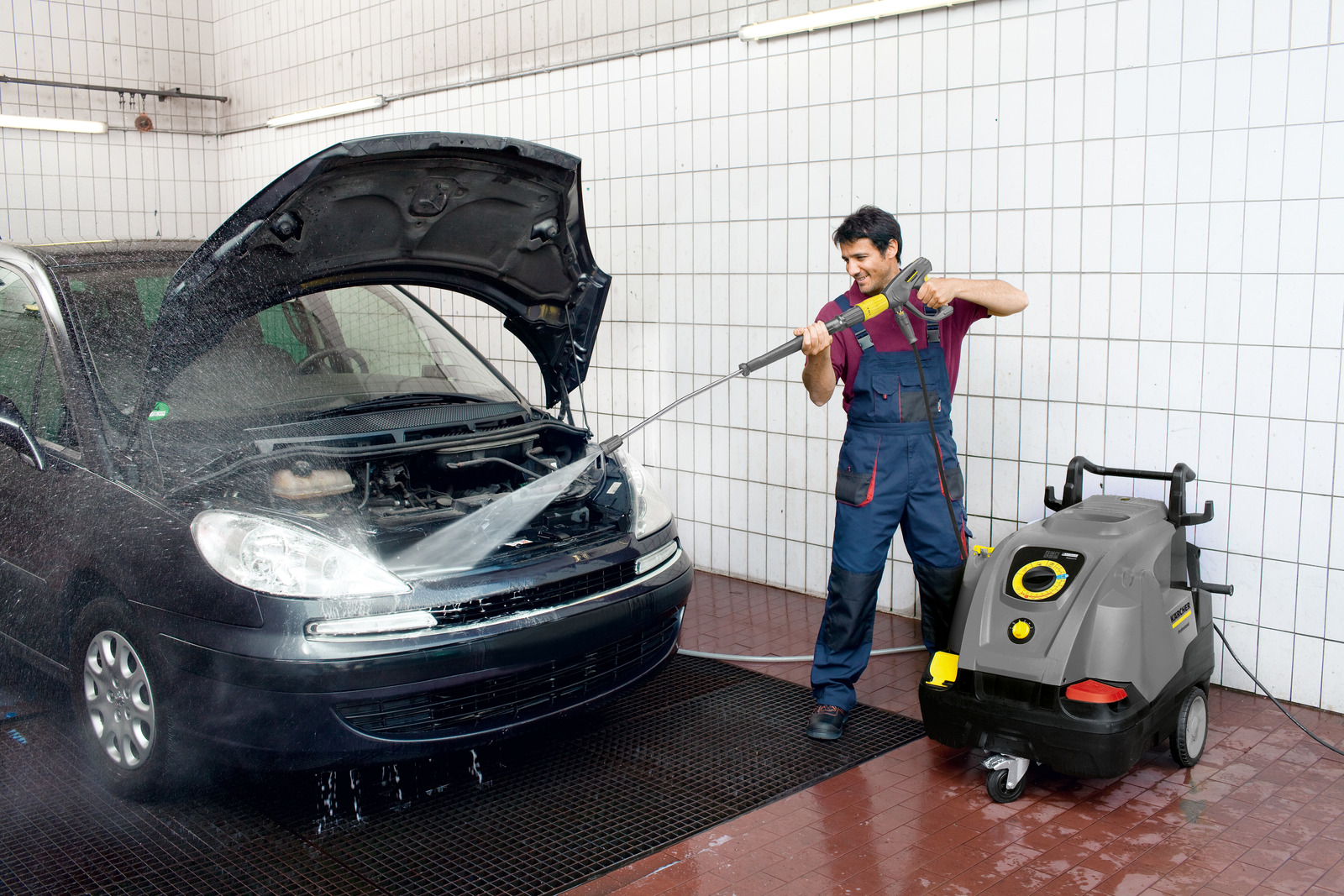 HDS 6/14 4C Hot Water High Pressure Washer - Image 2