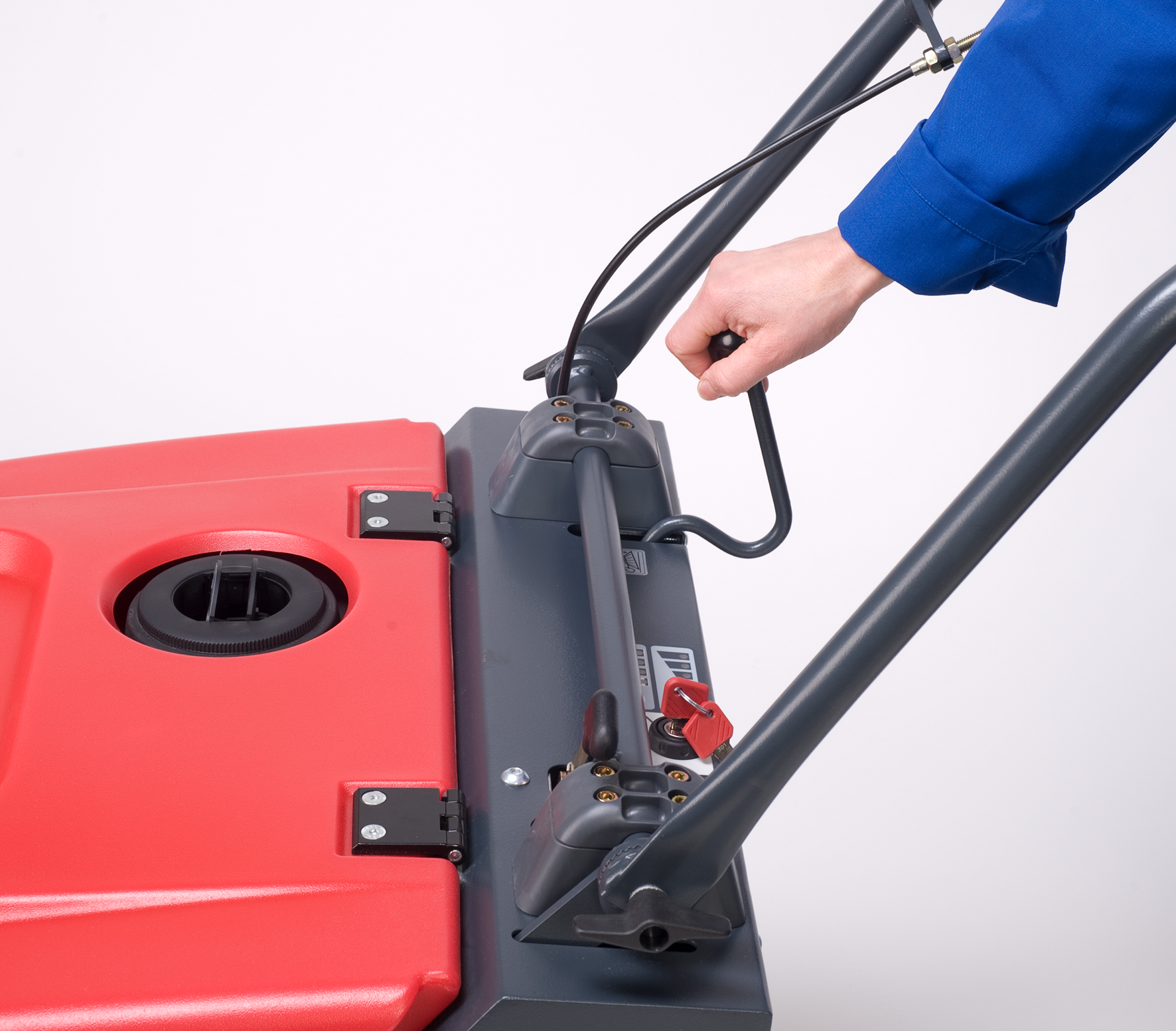 KS-650-IBC Walk Behind Sweeper Battery Powered - Image 2