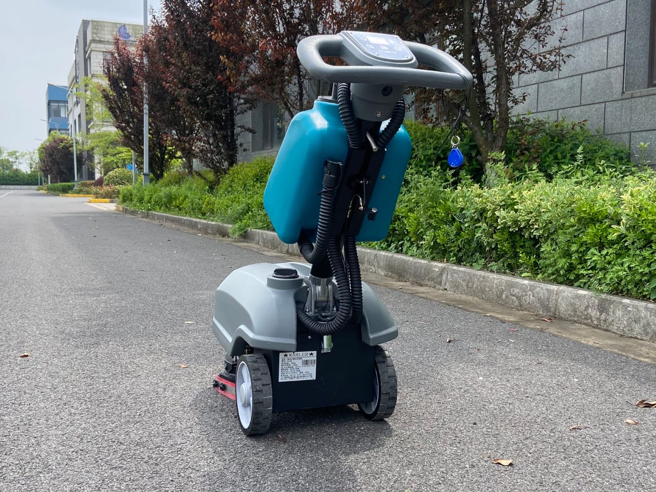 GRANDEZA M-217 Walk Behind Compact Scrubber Drier - Image 3